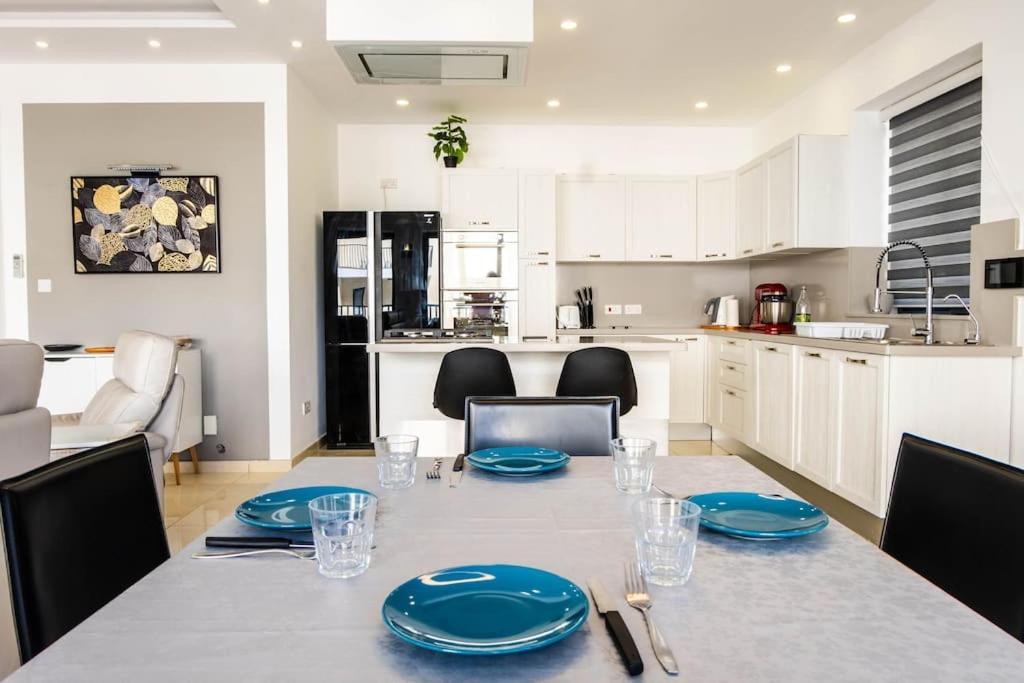 Mellieha, Luxury 3 Bedroom Azure Maisonette Exterior photo