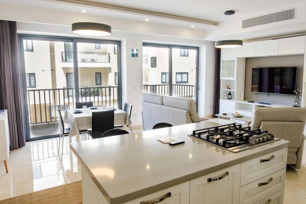 Mellieha, Luxury 3 Bedroom Azure Maisonette Exterior photo